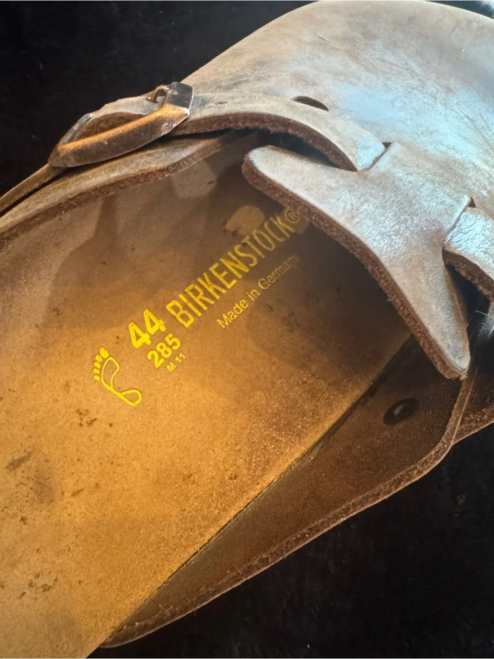 Men’s Birkenstock, Boston size 44. Nearly new